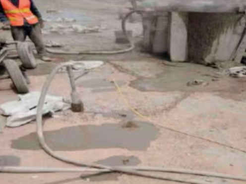 安多水泥混凝土路面板底注浆技术 路面脱空注浆整治方案